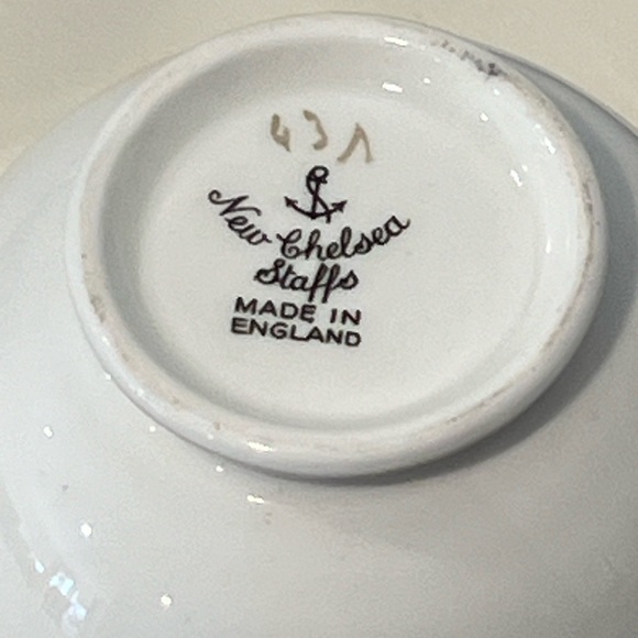 Vintage 1930s New Chelsea Staffs Made in England Blue & Floral Tea Cup & Saucer - Picture 6 of 9